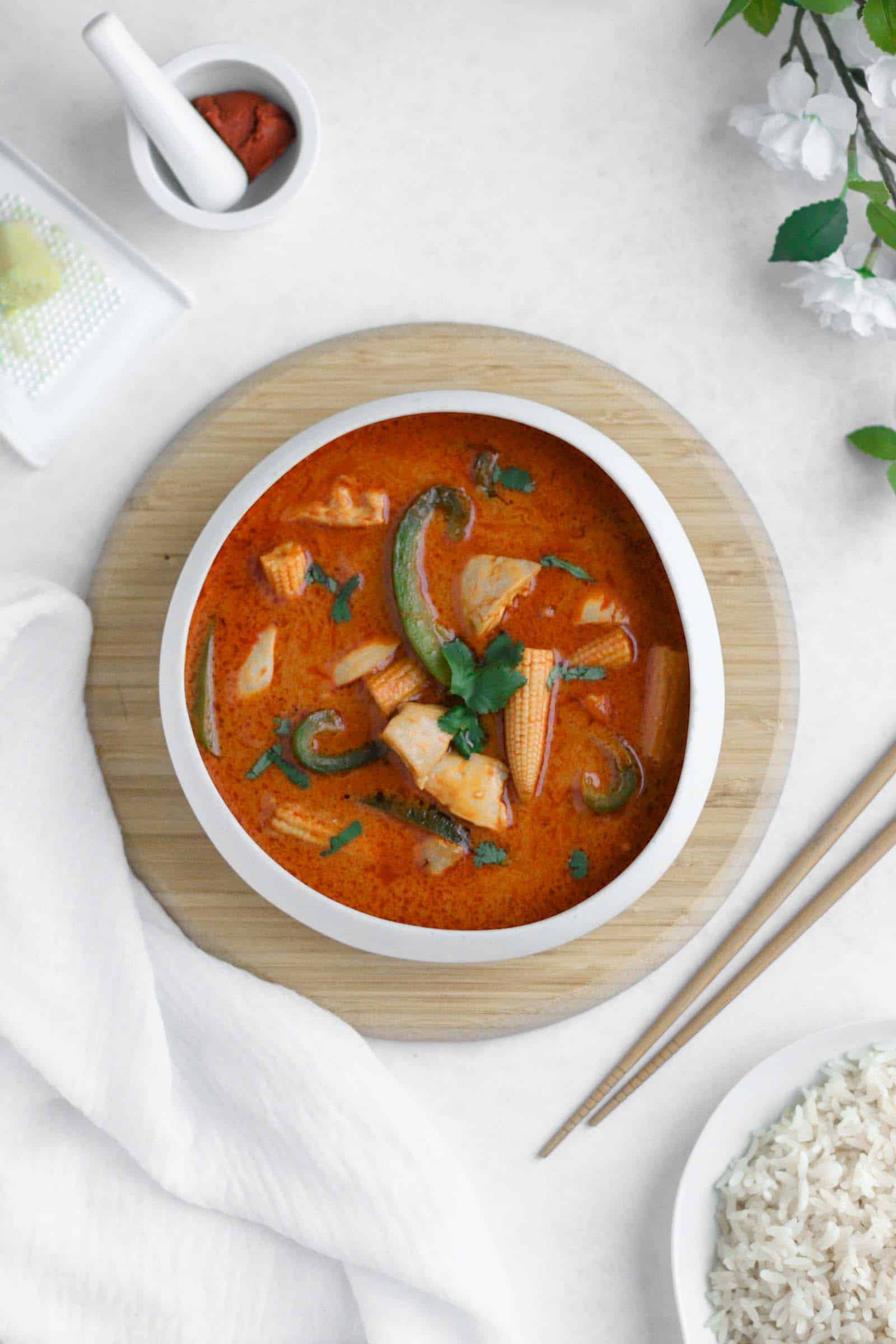 chicken Thai red curry gathers all the best flavours of Thailand. Some juicy chicken and crunchy vegetables simmer in a fragrant red curry and creamy coconut milk with a hint of ginger and lemongrass