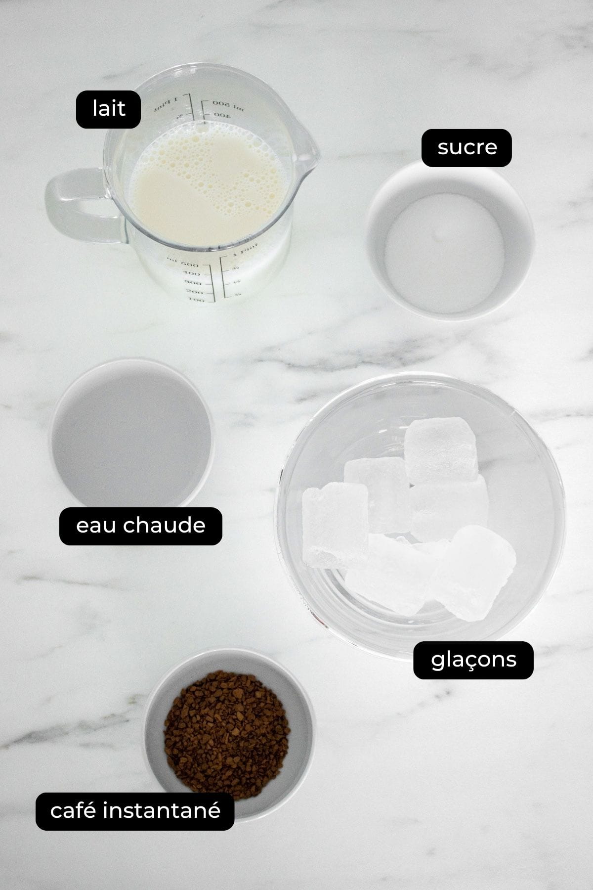 ingrédients pour faire du café dalgona.